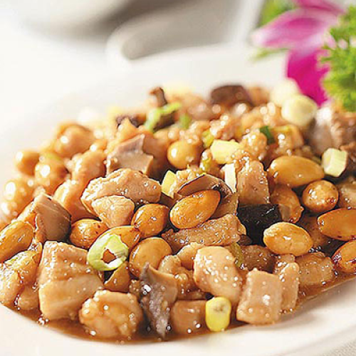 Pollo con almendras salteadas